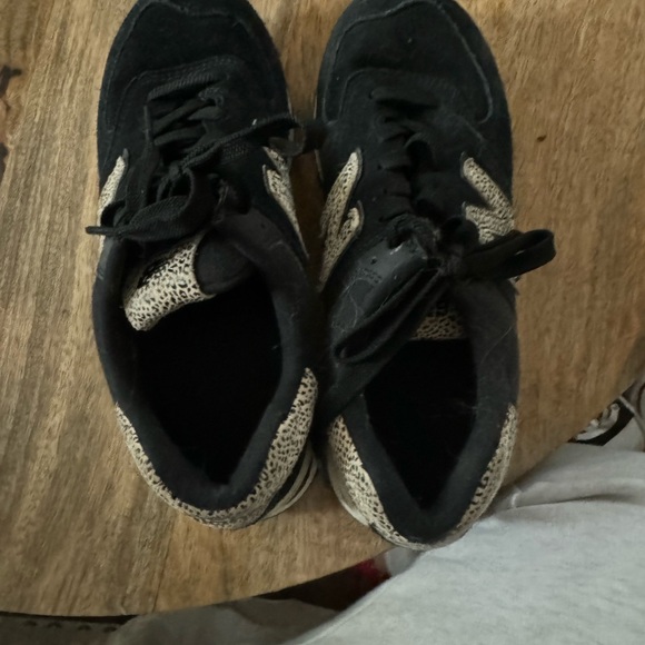 New balance sneakers. Gently worn - Picture 4 of 5